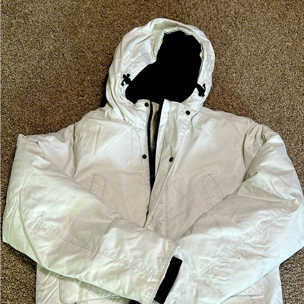 Winter heavy white colored  jacket(Everest). Size - Large
